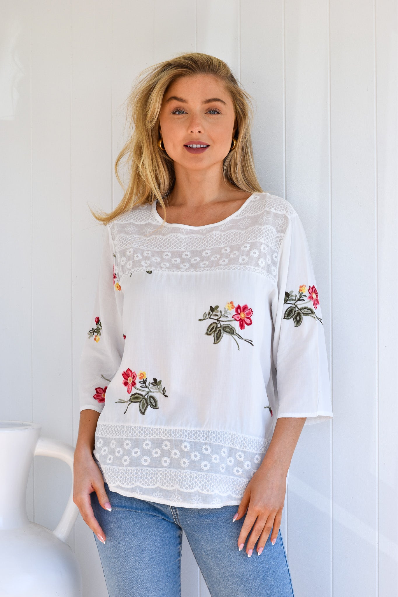 SUKI EMBROIDERED TOP