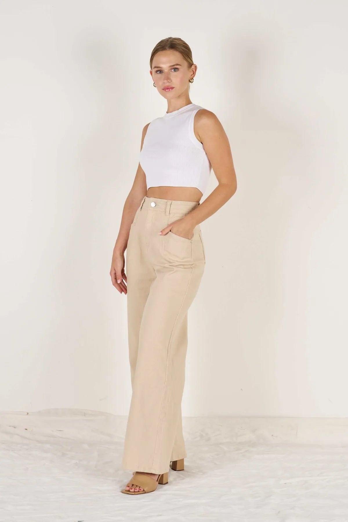 FLARED CREAM JEANS BY WAKEE